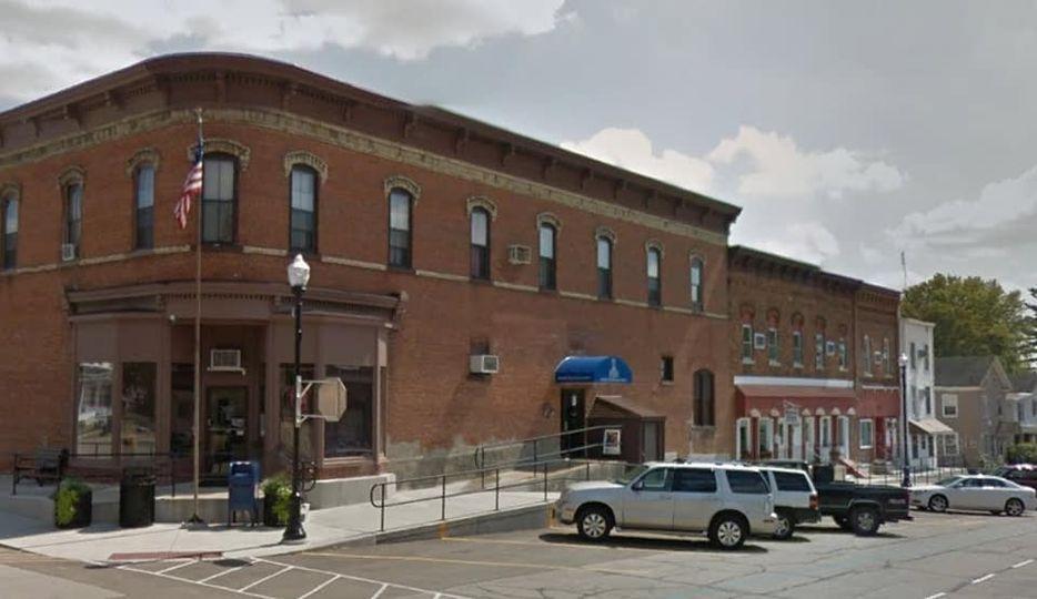 Primary Photo - 209 W High St