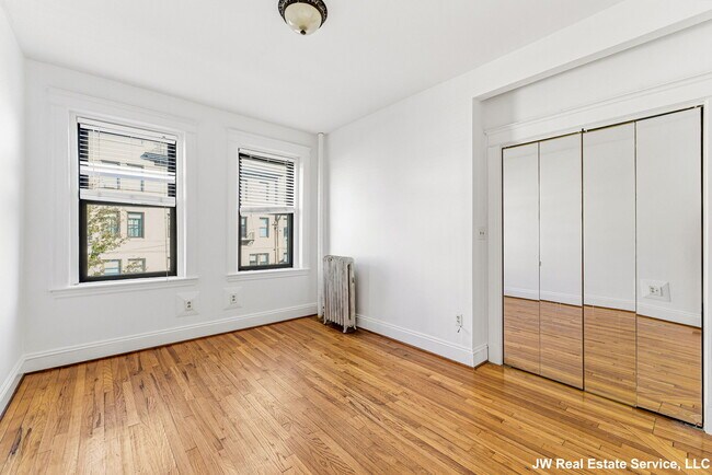 Foto del edificio - 39 Glenville Ave