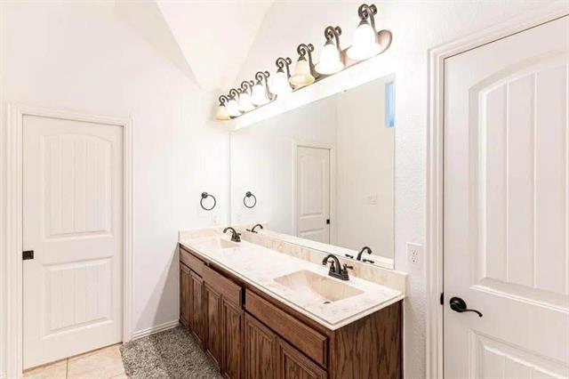 Foto del edificio - 232 Corinna Ct