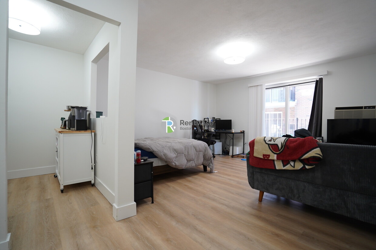 Foto principal - 745 E 6th St