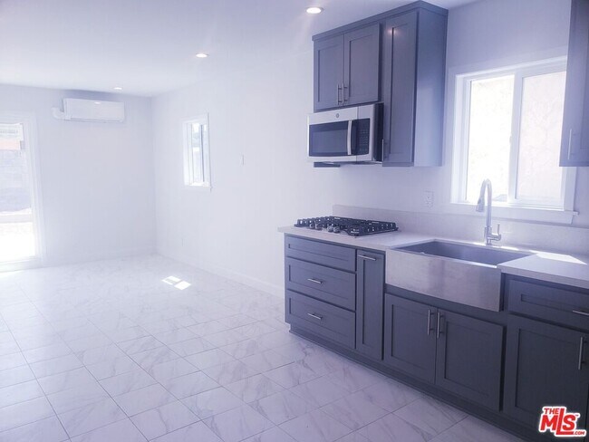 Foto del edificio - 1408 S Magnolia Ave