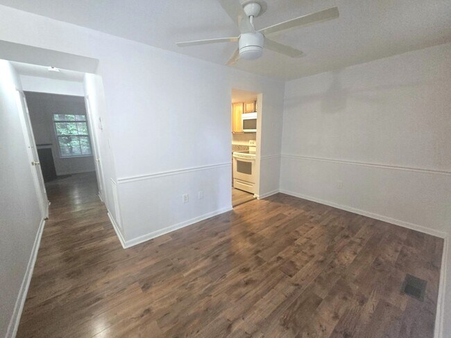 Foto del edificio - 9166 Lambskin Ln