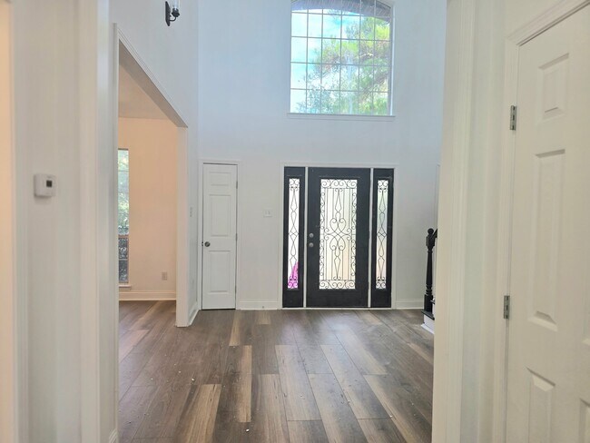 Foto del edificio - 20315 Lakeland Falls Dr