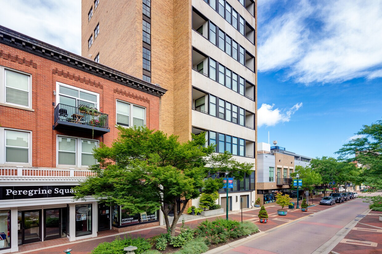 Peregrine Square 350 S Kalamazoo Mall Kalamazoo, MI Apartments for