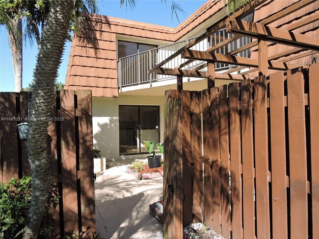 Building Photo - 1316 SW 118th Terrace