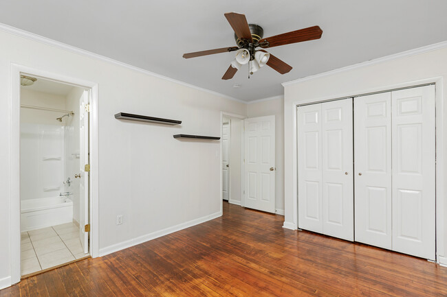 Master Bedroom - 25 Berkeley Pl