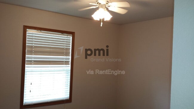 Building Photo - 6381 IL-48