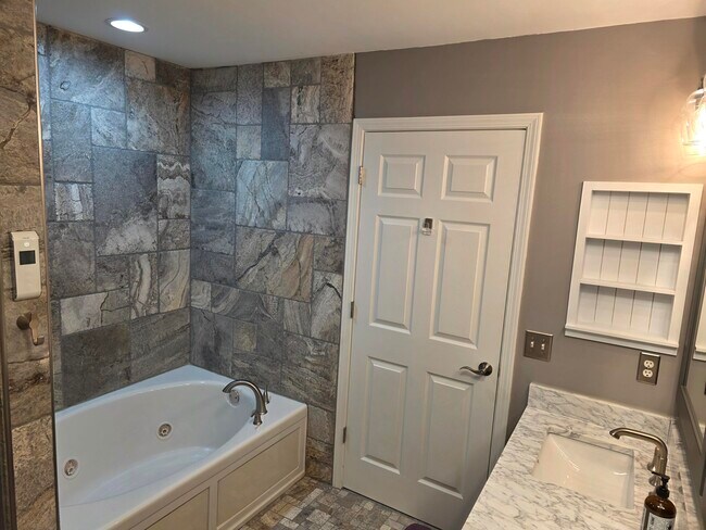 Foto del edificio - 3464 Huron View Ct