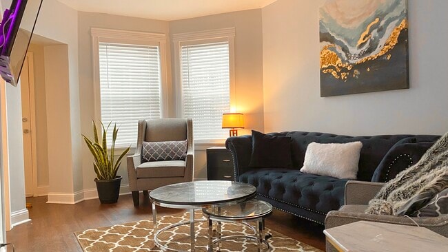 Building Photo - 3125 W 41st Pl