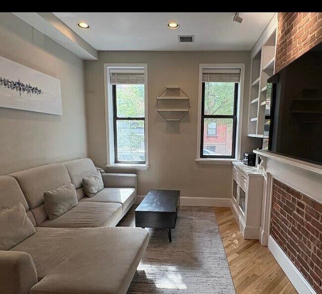 Foto del edificio - 123 Willow Ave