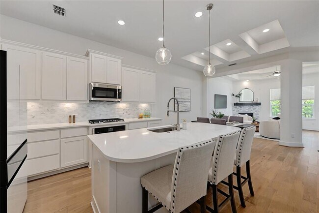Building Photo - 208 Olivia Dr