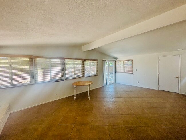 Building Photo - 38416 Pond Ave