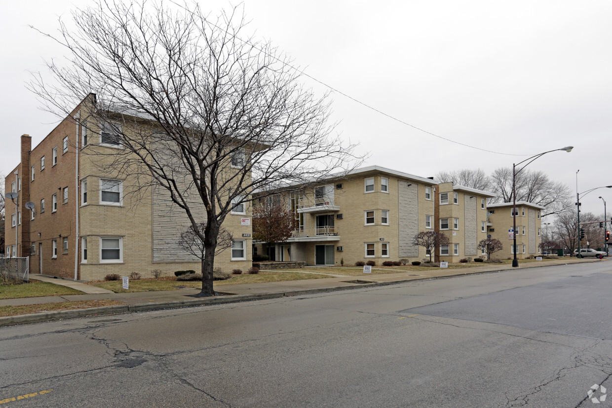 Building Photo - 4400-4418 W 55th St