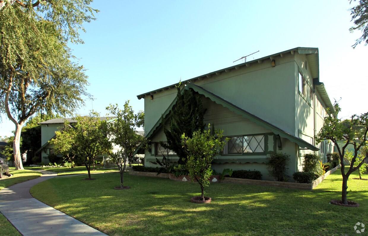 Foto principal - 920-926 S Roberts St