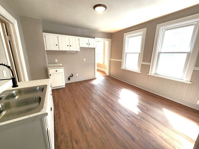 Foto del edificio - ENTEGJ - 3027-3029 N Holton Ave