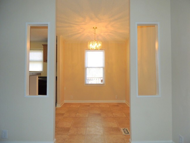 Building Photo - 3018 Granite Dr NE