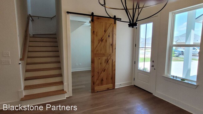 Foto del edificio - 5 br, 3 bath House - 2922 Woodgrove Way