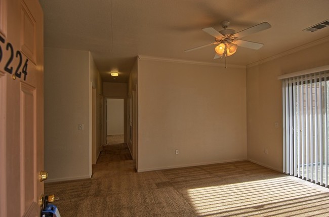 Building Photo - Willow Way Apartments