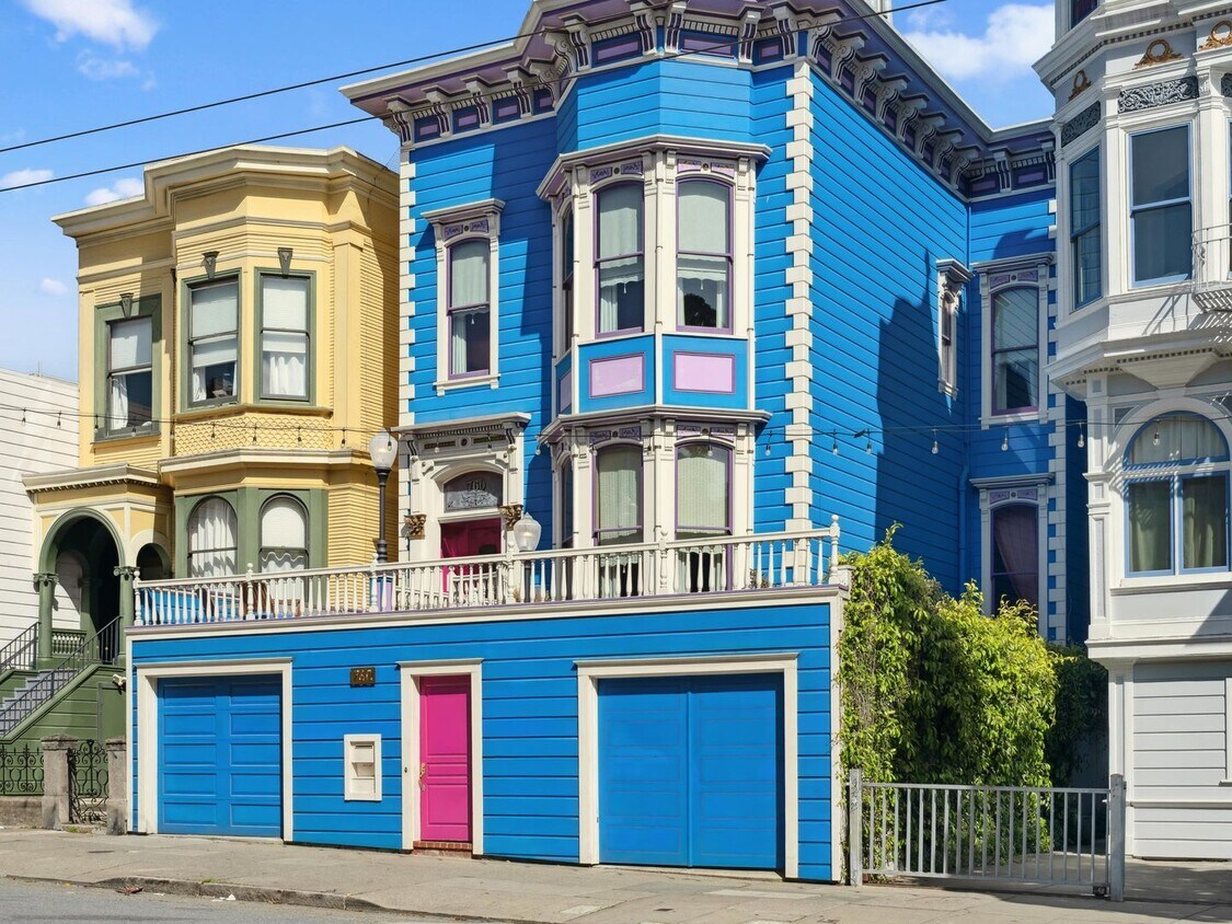 Primary Photo - Superb & Historic 4 bedroom 3 & 1/2 bathro...