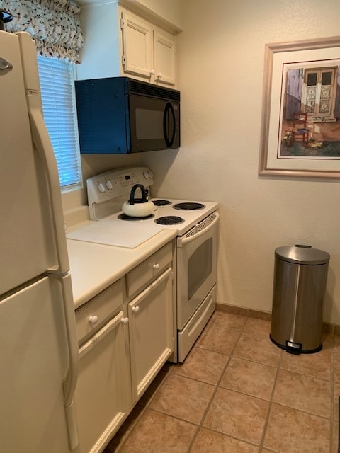 Kitchen - 7430 E Chaparral Rd