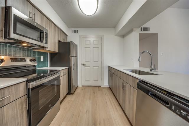 Foto del edificio - 230 E 5th St