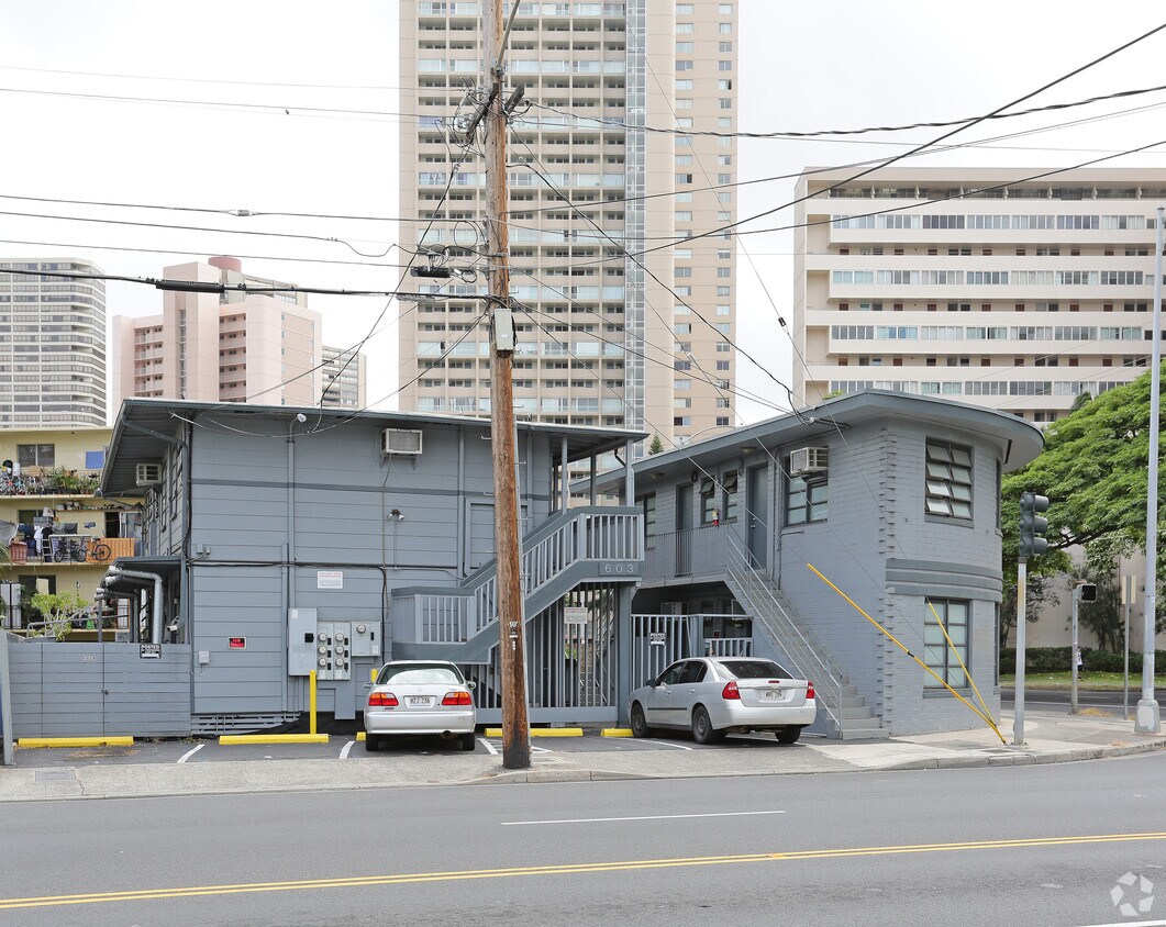 Primary Photo - 2374 Kapiolani Blvd