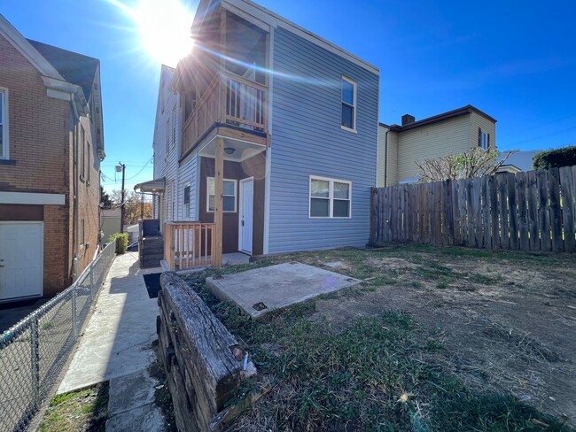 Foto del edificio - Updated 3 BR 2.5 bath house now available!