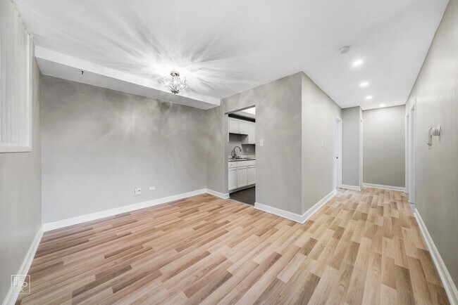 Building Photo - 1170 Valley Ln