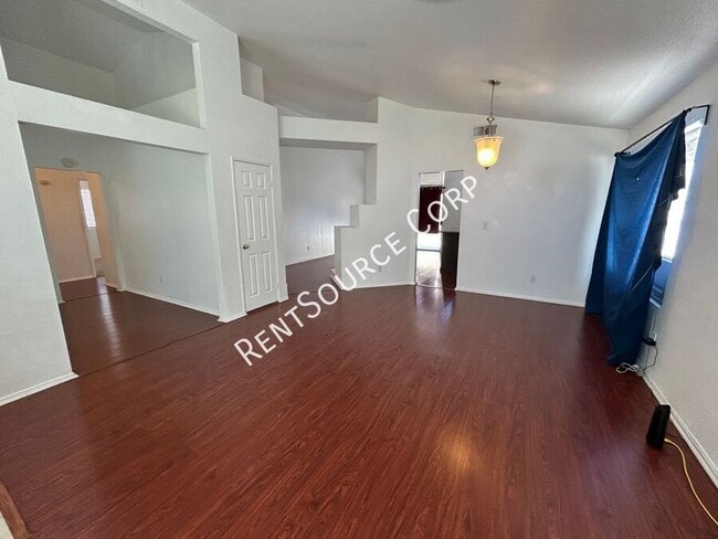 Building Photo - 39914 Milan Dr