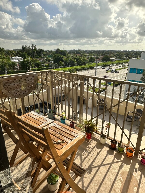 Foto del edificio - 8440 SW 8th St