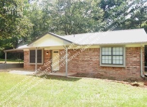 Building Photo - 10498 Twin Oaks Dr