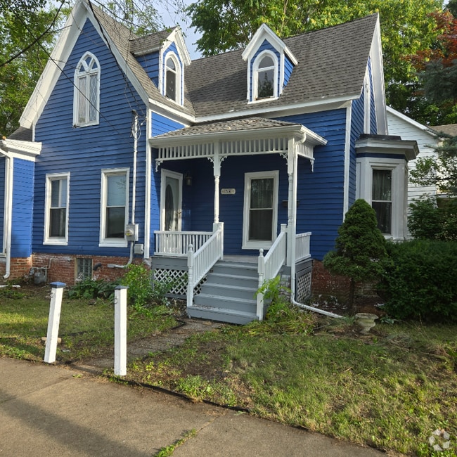 Building Photo - 914 N Douglas St
