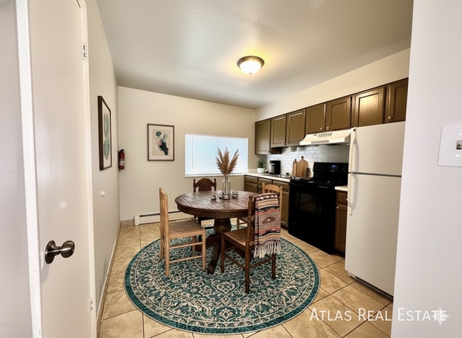 Building Photo - 4319 Dewey Dr