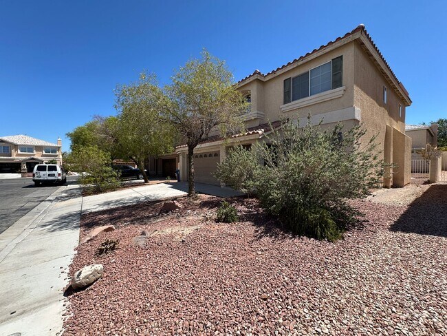 Building Photo - Silverado Court