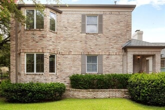 Building Photo - 2834 Montebello Rd