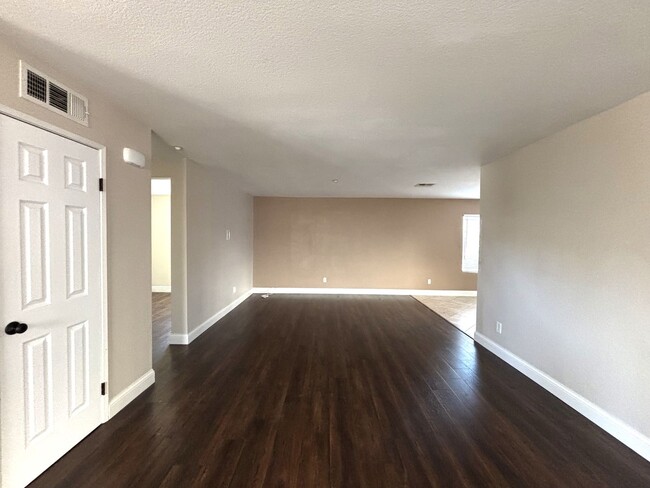 Foto del edificio - 16272 Starfire Ln