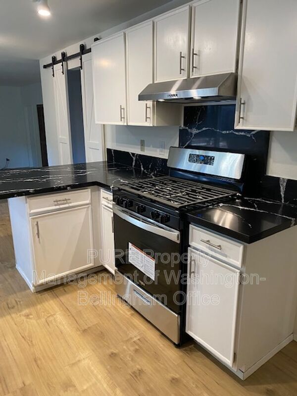 Building Photo - 1631 N 185th St