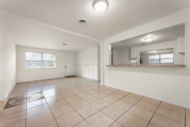 Building Photo - 6750 Snow White Dr