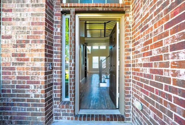 Foto del edificio - 1205 Caroline Dr