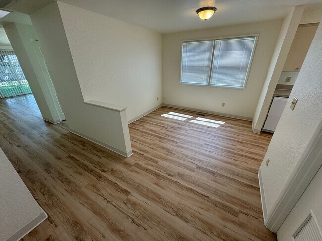 Foto del edificio - 4371 Madrona Way SE