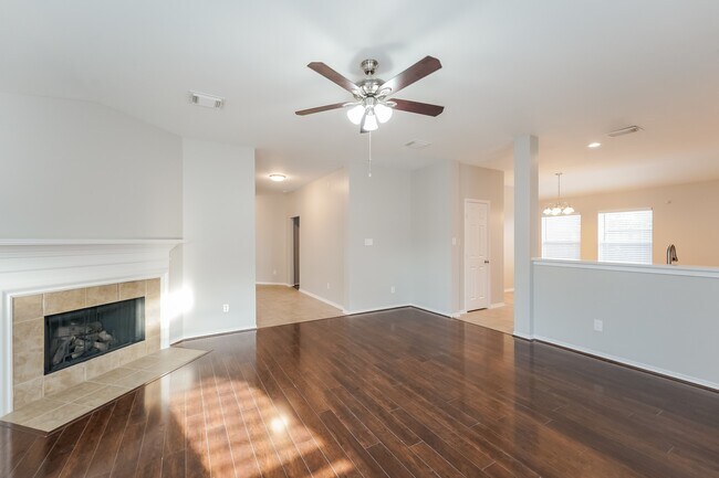 Building Photo - 3830 Lake Ballinger Ln