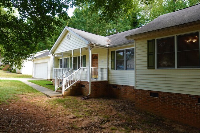 Building Photo - 1416 Brentwood Way