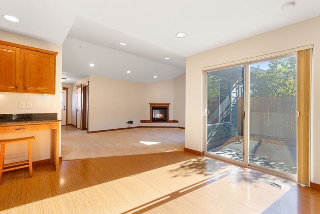 Building Photo - Spacious Single Level home with A/C & 3-car Garage