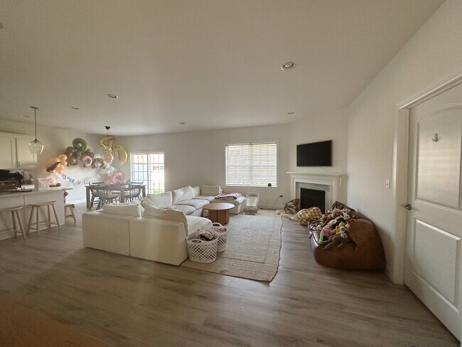 Foto del edificio - 206 Buckton Dr