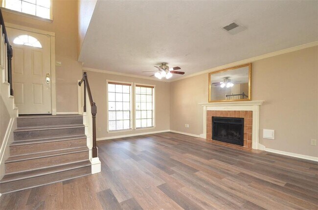 Foto del edificio - 1306 Plum Park Dr