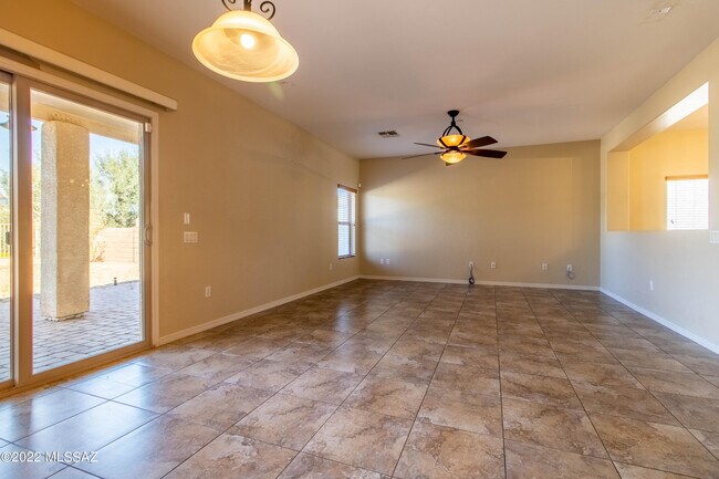 Foto del edificio - 14324 South Via Trujal