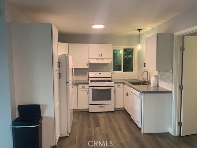 Foto del edificio - 13337 Bryant St