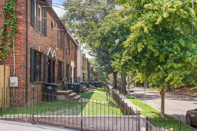 Foto del edificio - 349 Parkland Pl SE