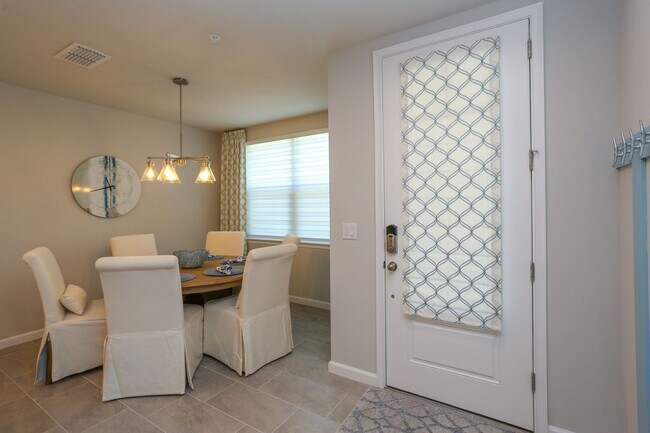 Foto del edificio - **NEW CONSTRUCTION**2 BEDS/2 BATHS**ARBORETUM**FURNISHED SEASONAL**