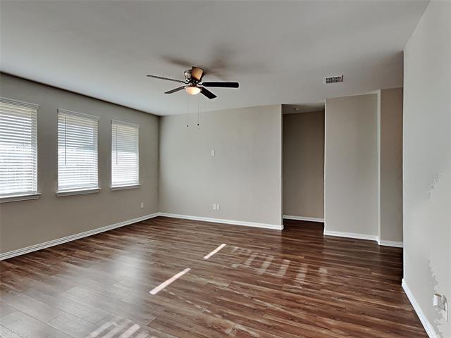Building Photo - 300 Hackberry St